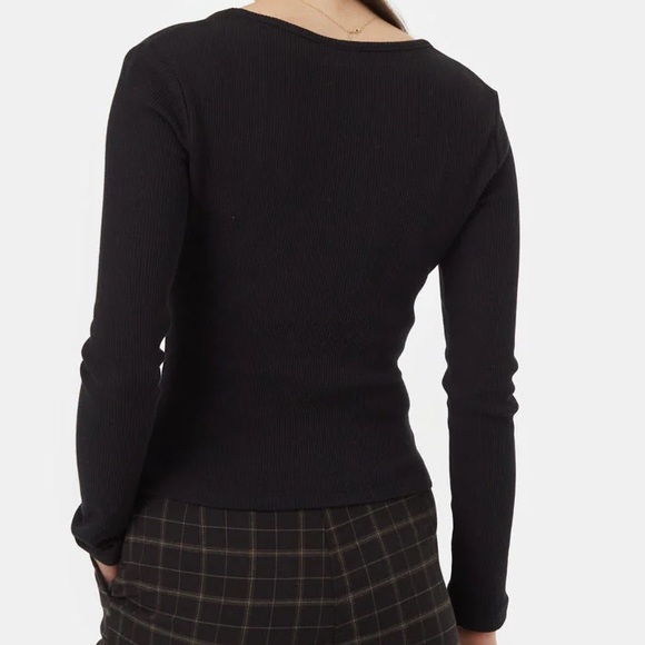 tentree Ruched V-Neck Long Sleeve, size XL - Picture 2 of 9